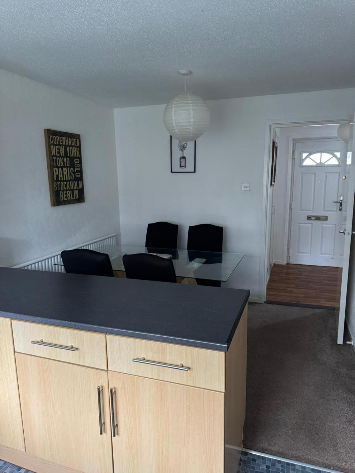 Large 2 Bedroom House Wombridge Eksteriør bilde