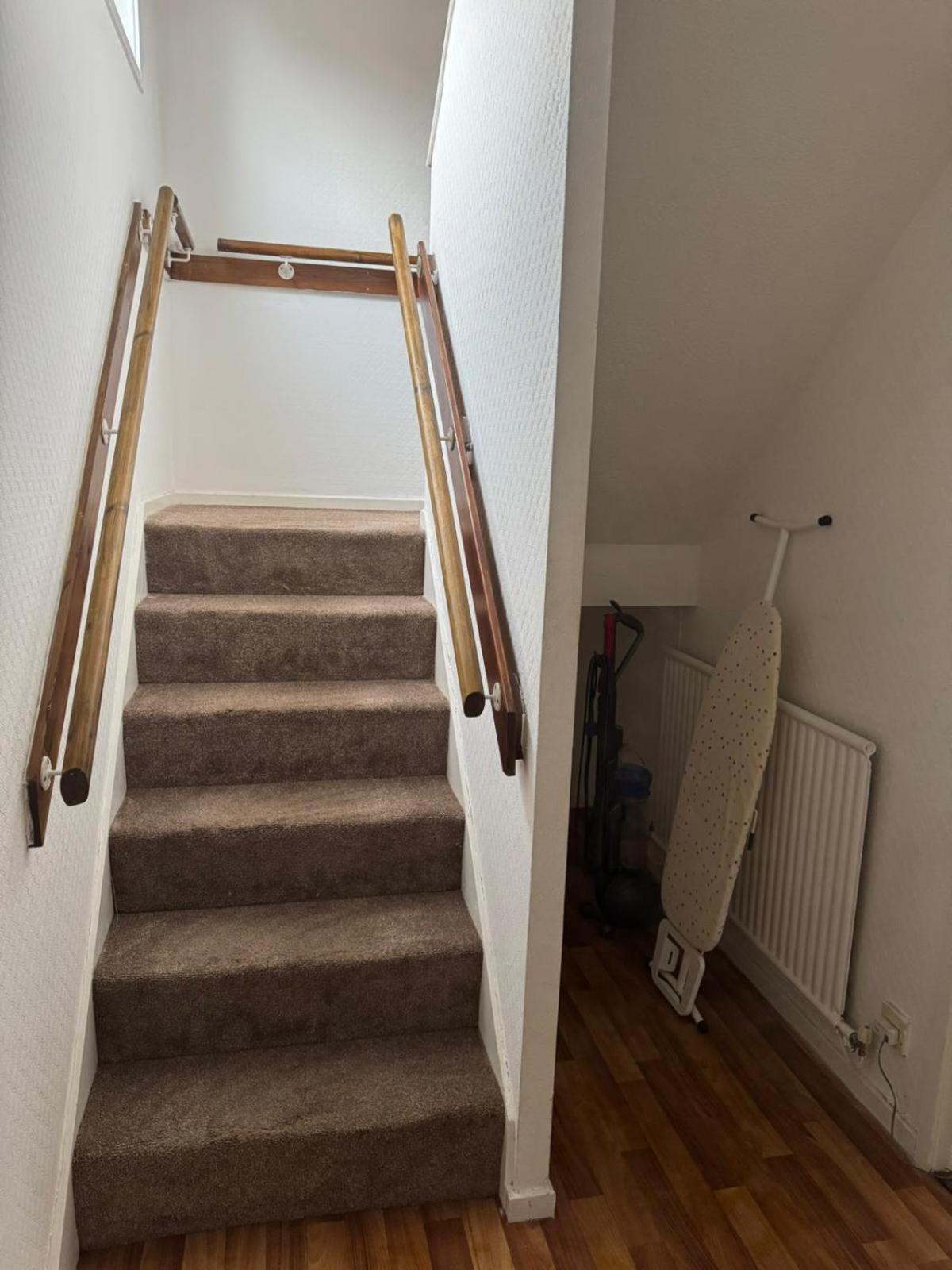 Large 2 Bedroom House Wombridge Eksteriør bilde