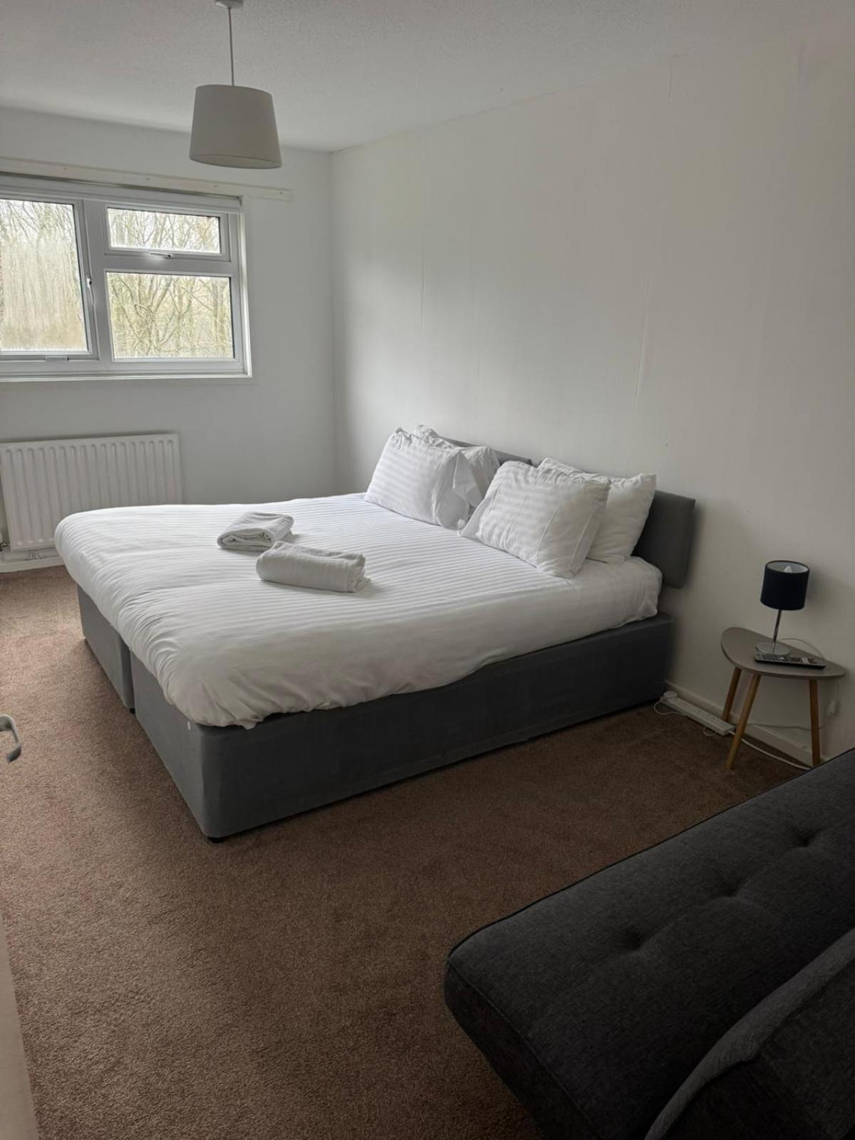 Large 2 Bedroom House Wombridge Eksteriør bilde