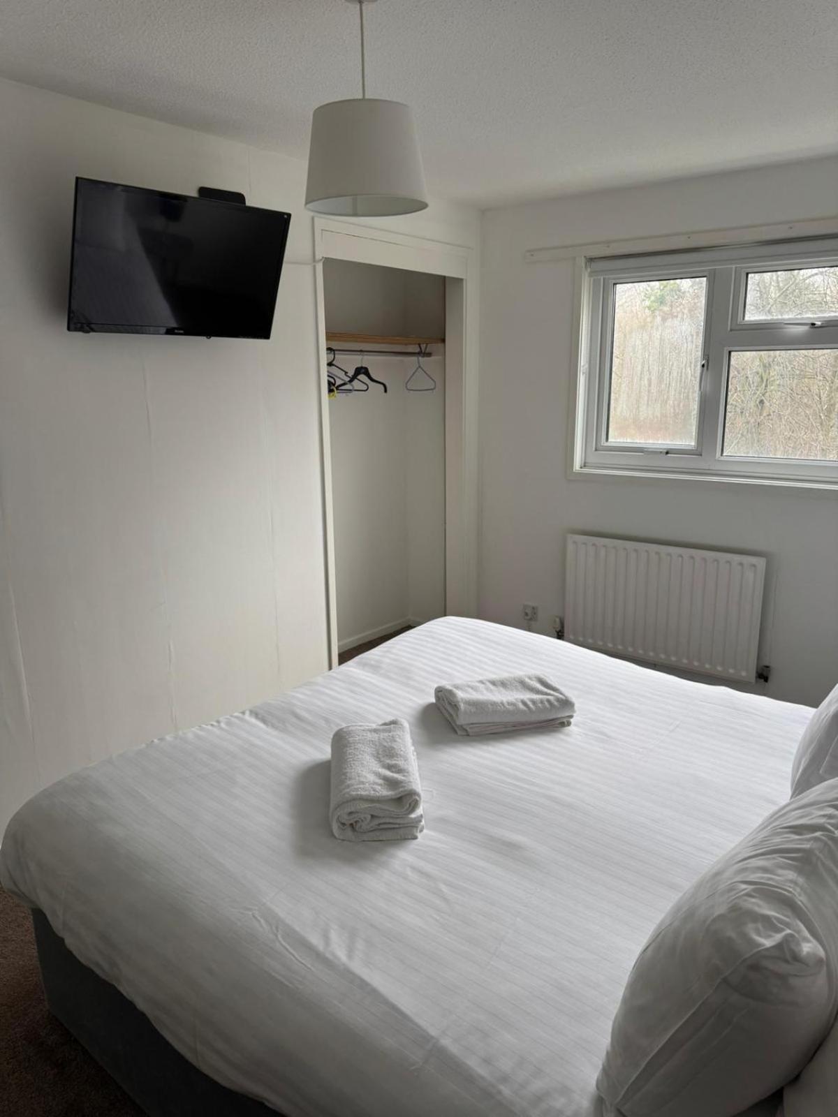 Large 2 Bedroom House Wombridge Eksteriør bilde