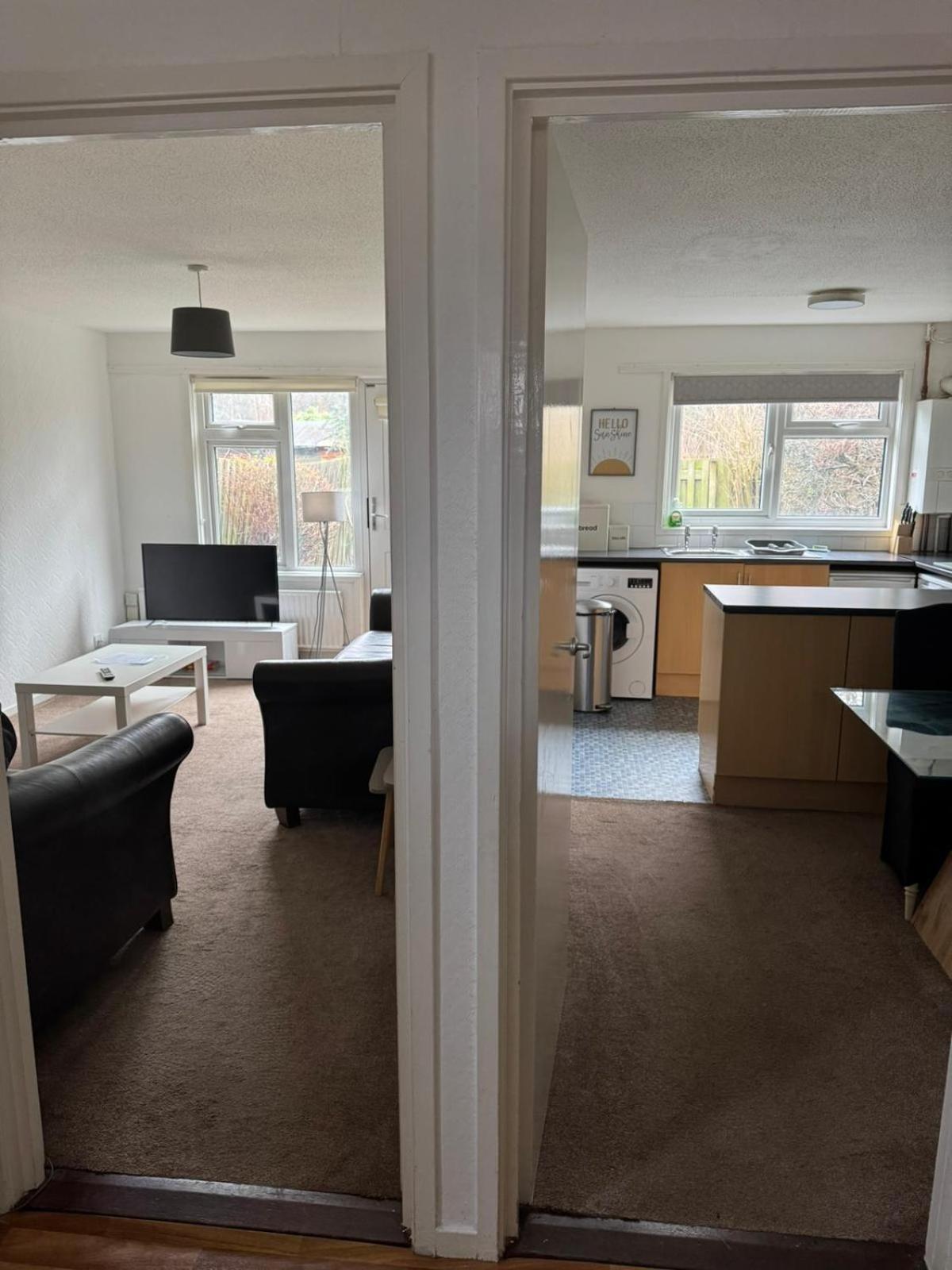 Large 2 Bedroom House Wombridge Eksteriør bilde